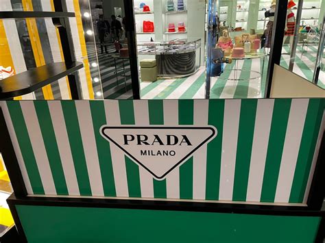 prada retail uk